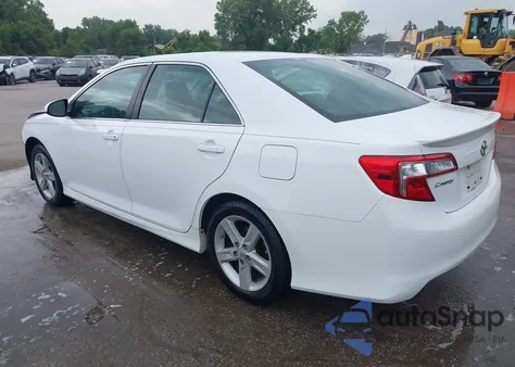 2013 Toyota Camry Se z USA, uszkodzony, nr VIN 4T1BF1FK3DU256262